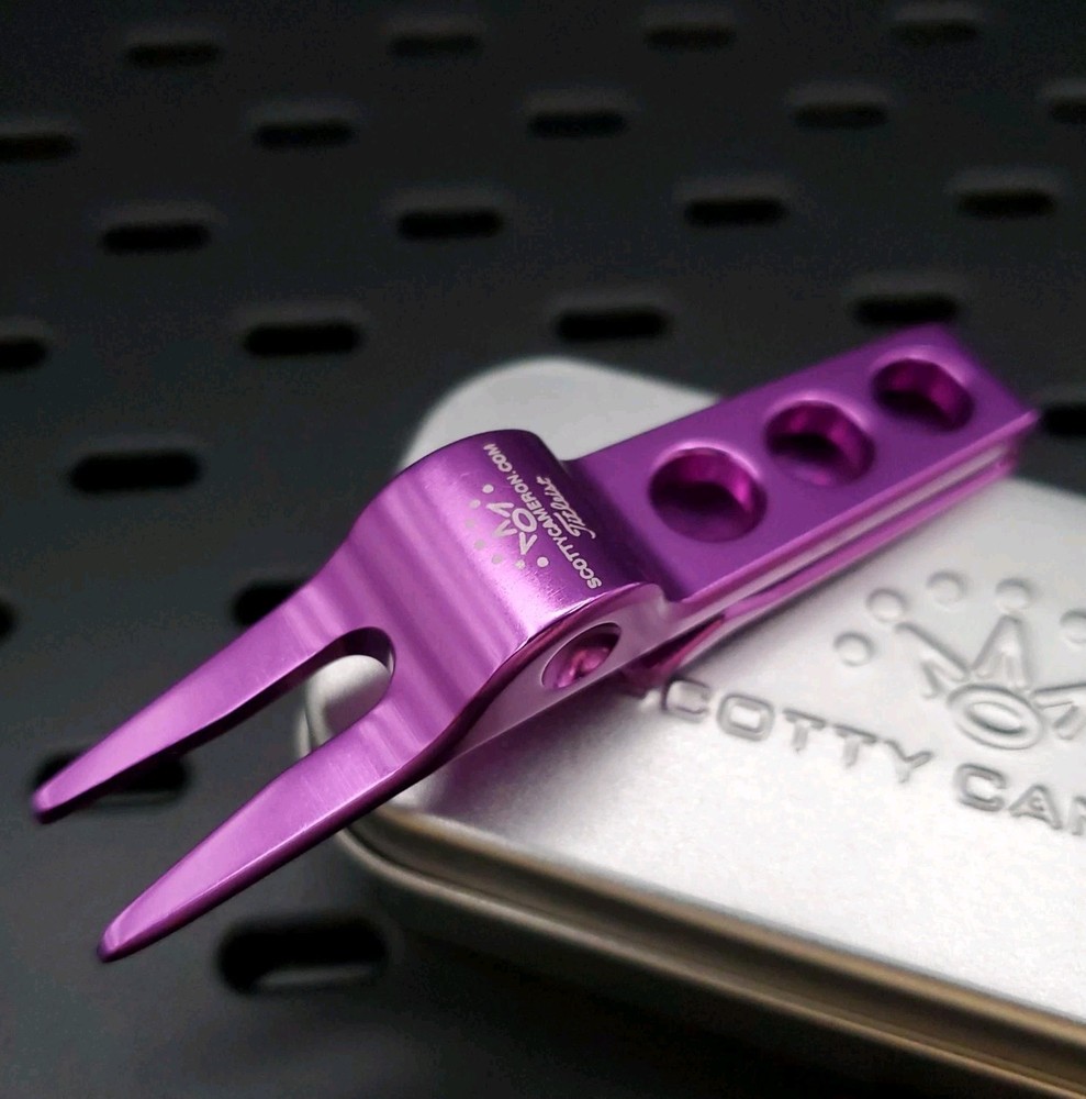 SCOTTY CAMERON 2008 DANCING PEACE SIGNS COSMIC GRAPE PIVOT TOOL