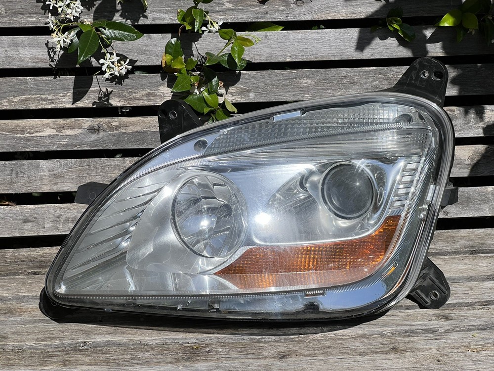 PETERBILT 579 2012-2021 USED LEFT DRIVER SIDE HEADLIGHT HEADLAMP