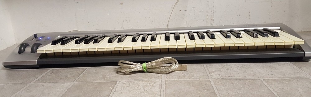 M-Audio KeyRig 49 49-Key USB Keyboard Controller STICKY SCROLL WHEELS