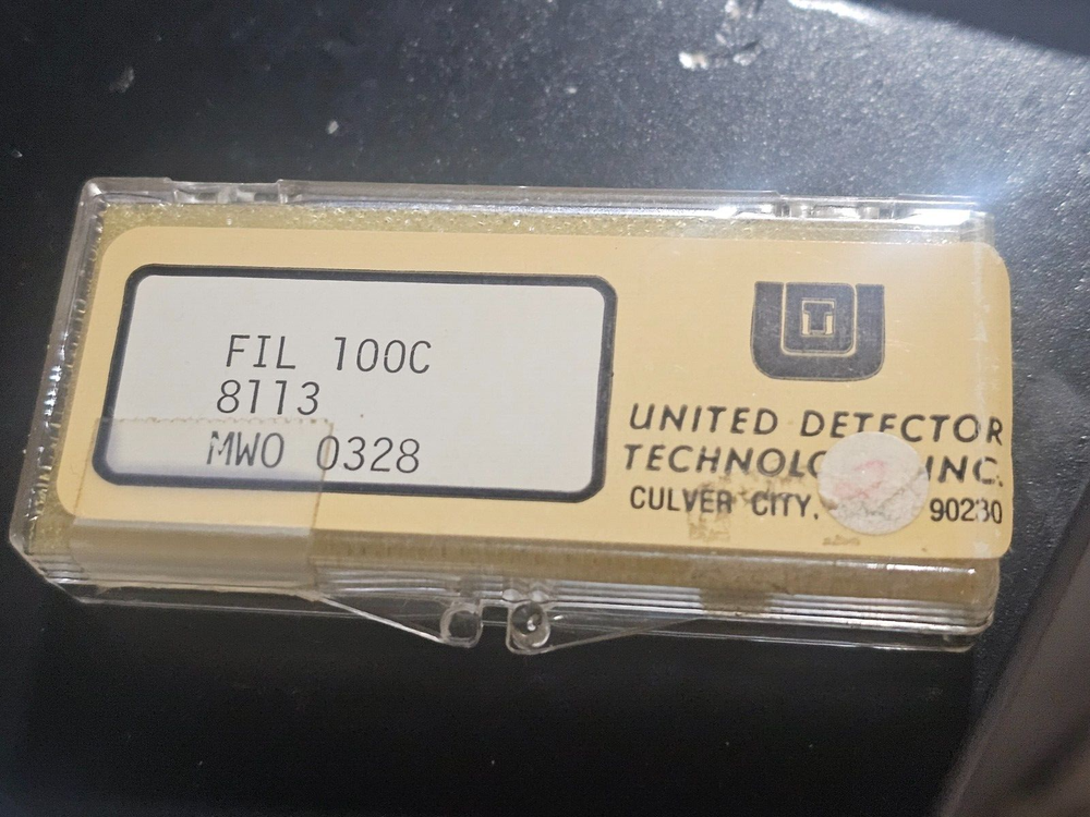 (2) UNITED DETECTOR TECHNOLOGY FIL 100C DETECTOR