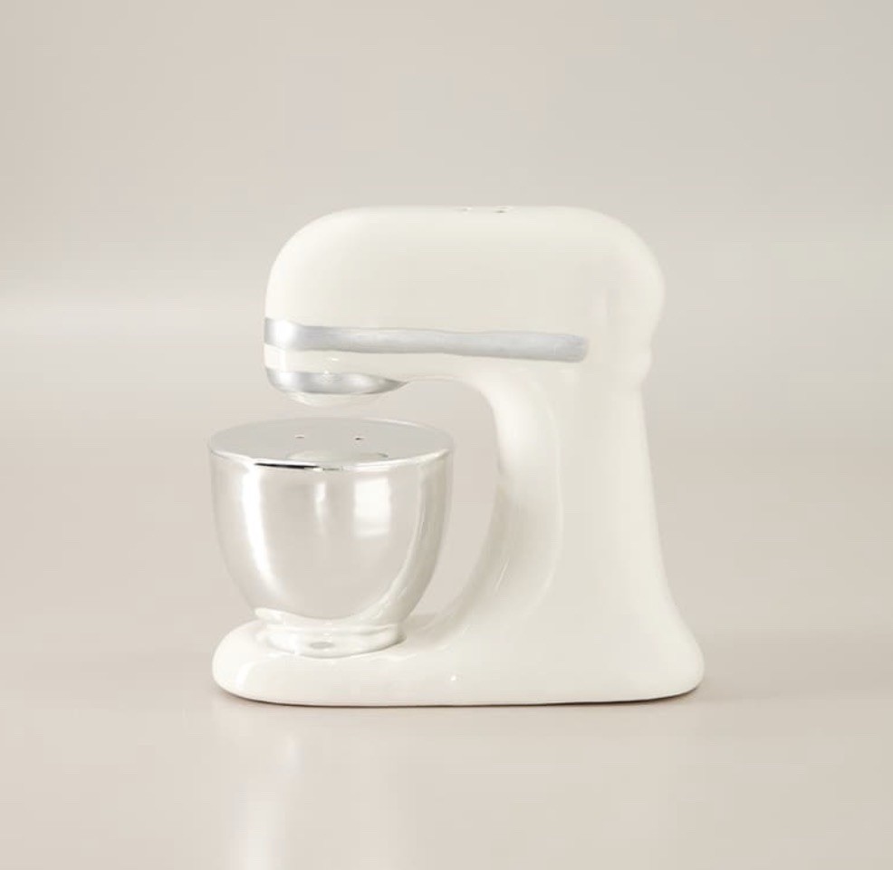 Cracker Barrel Salt & Pepper Shakers UNUSED Stand Mixer & Bowl 2pc Kitchen Decor