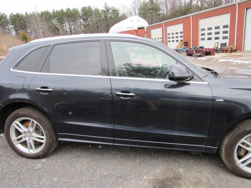 Q5 2015 Glove Box 1104746