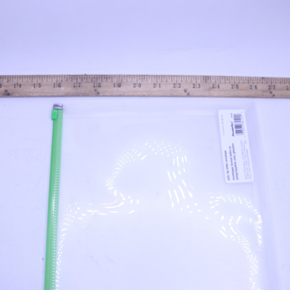 Pendaflex Poly Zip Envelope Top-Loading Zippered Closure Green Expands 1" 84192