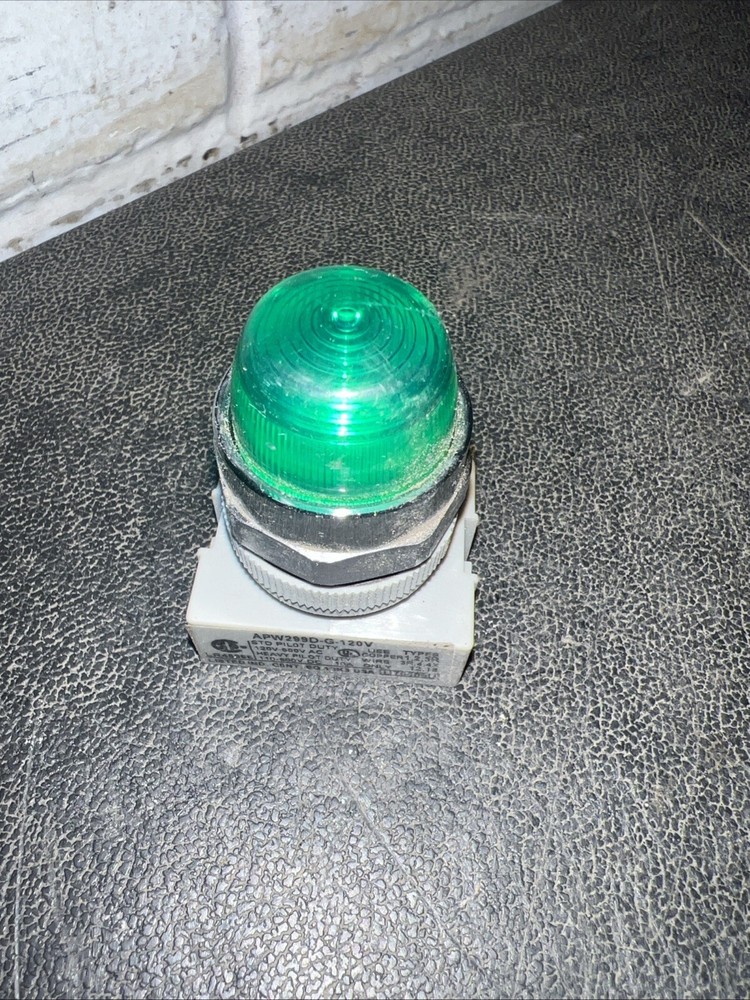IDEC APW299D-G-120V Green Pilot Light