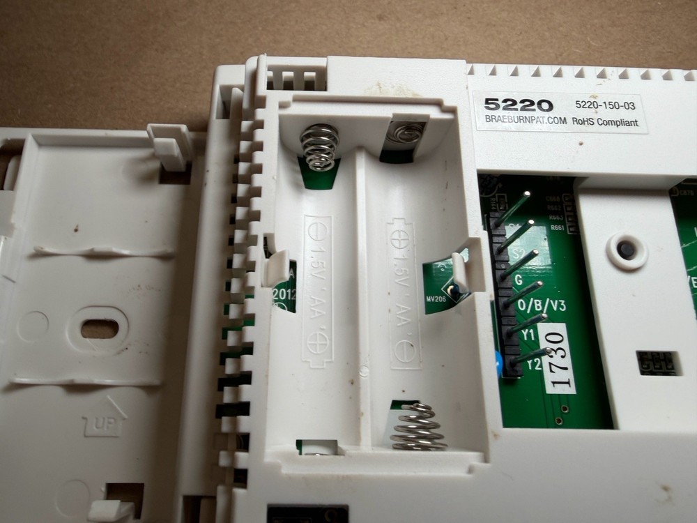 Braeburn 5220 Universal Programmable Thermostat