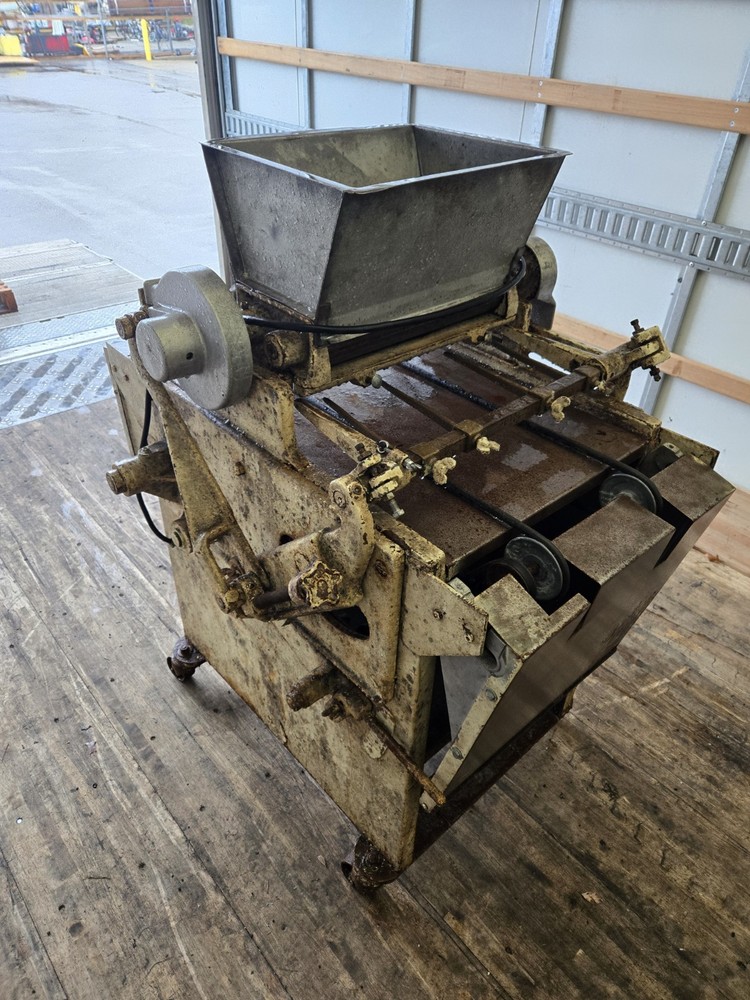 Triumph Cookie Depositor - FREE FREIGHT
