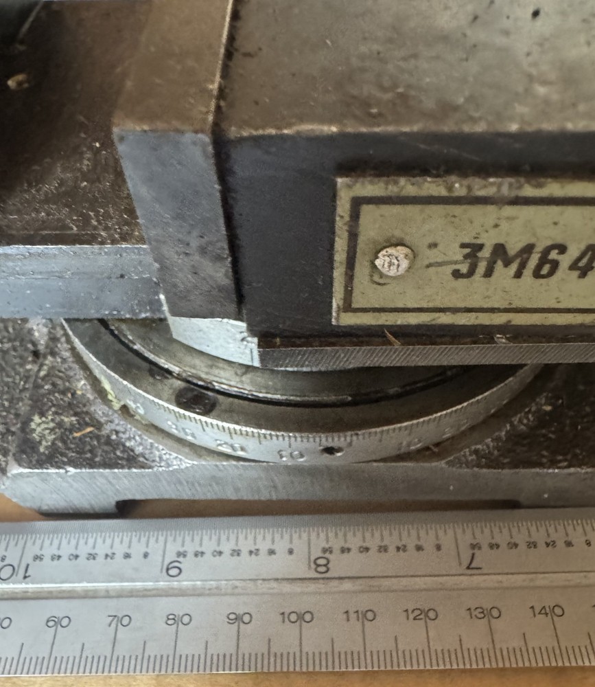 Pprecision machine vise with micro-feed USSR