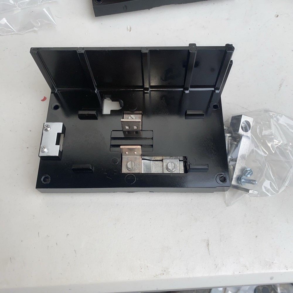 GE Mini Mod II Meter Socket Breaker Base 125 Or 200A General Electric TMP3 & 4.