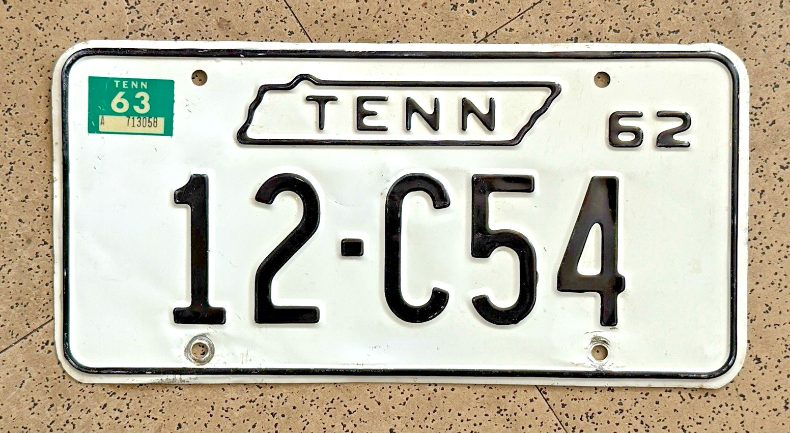1963/1962 TENNESSEE license plate — GREENE CO — ORIGINAL vintage antique car tag