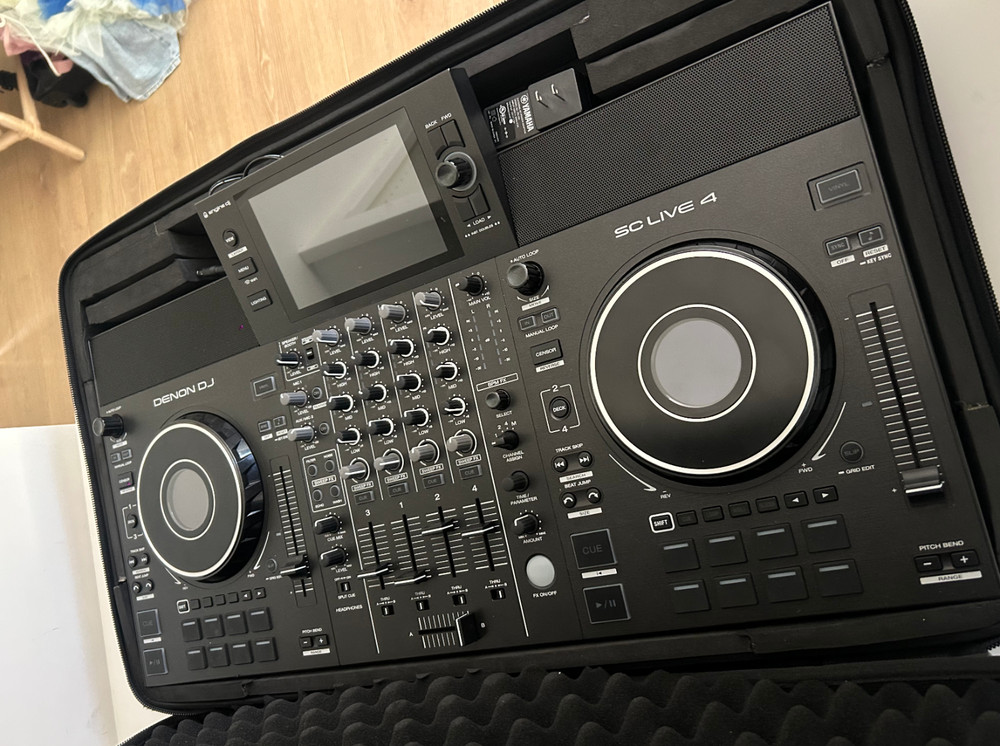 Denon SC LIVE 4-Deck Standalone DJ Controller with Wi-Fi