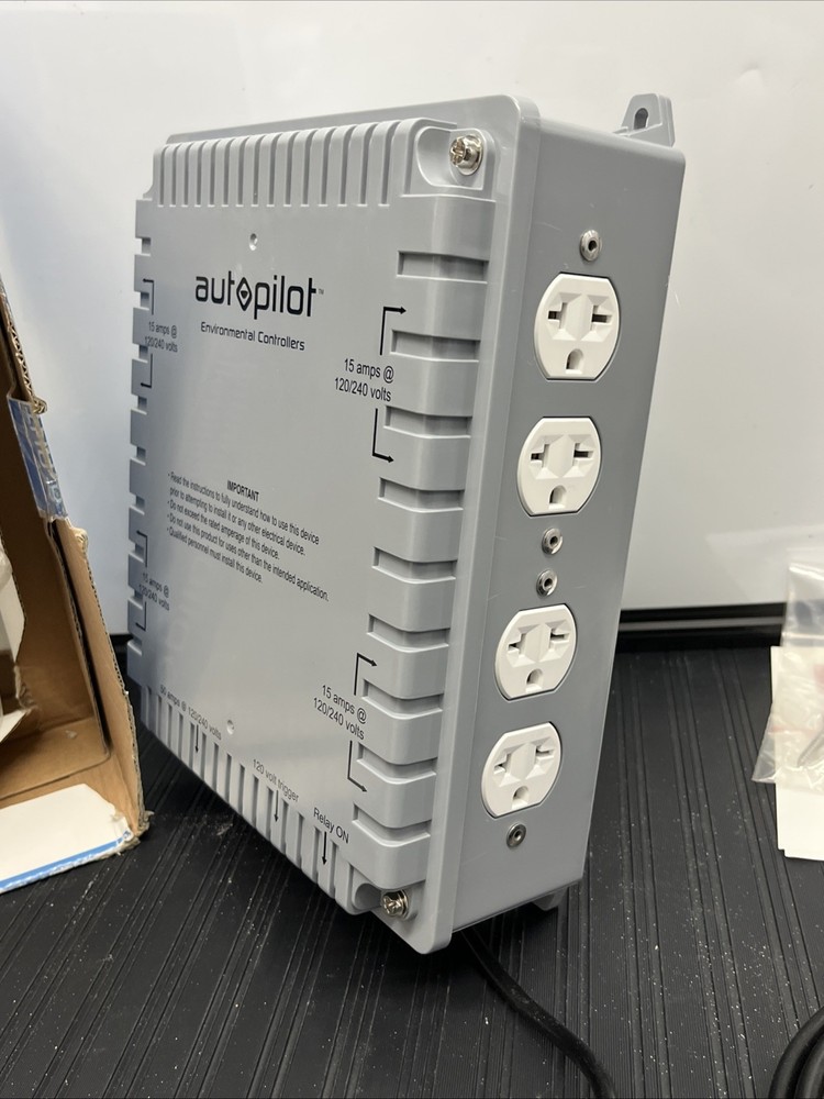 AutoPilot 8 Light Controller APCL8DX (120/240V) 8000 watt HID Controller