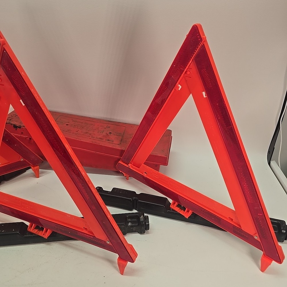 SATE-LITE 711 Folding Safety TriangleFluorescent Orange Triangles Red Reflectors