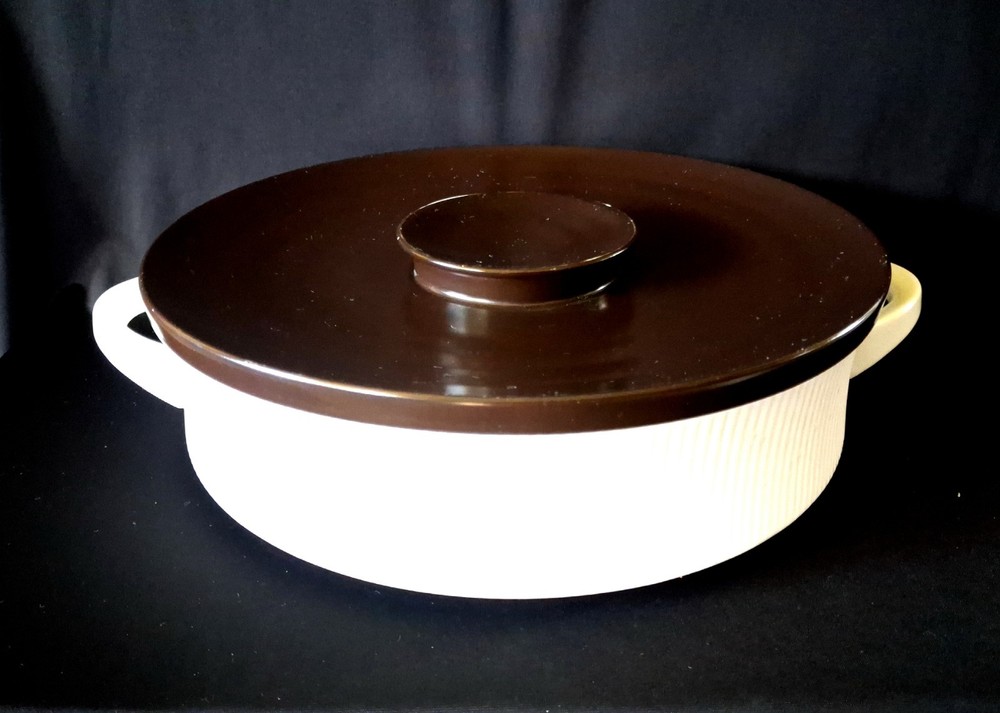 Cordalite EASTERLING Ribbed Lidded Casserole Baking Dish MCM Germany 9.5"
