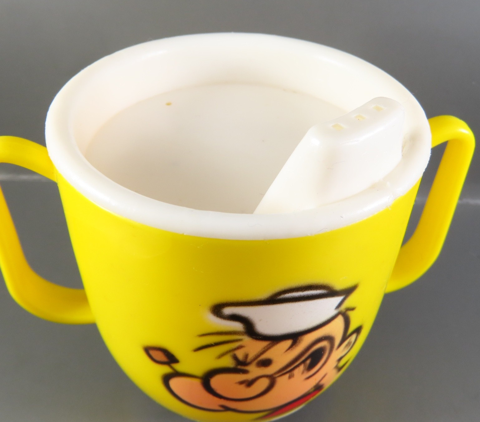 VTG SIPPY CUP 2-Handles Plastic WEIGHTED BASE TOMMEE TIPPEE STYLE Popeye Yellow