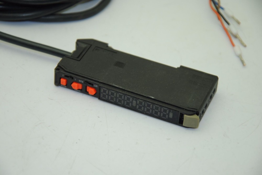 Omron E3X-DA Series Fiber Optic Sensor Amplifier (no cover)