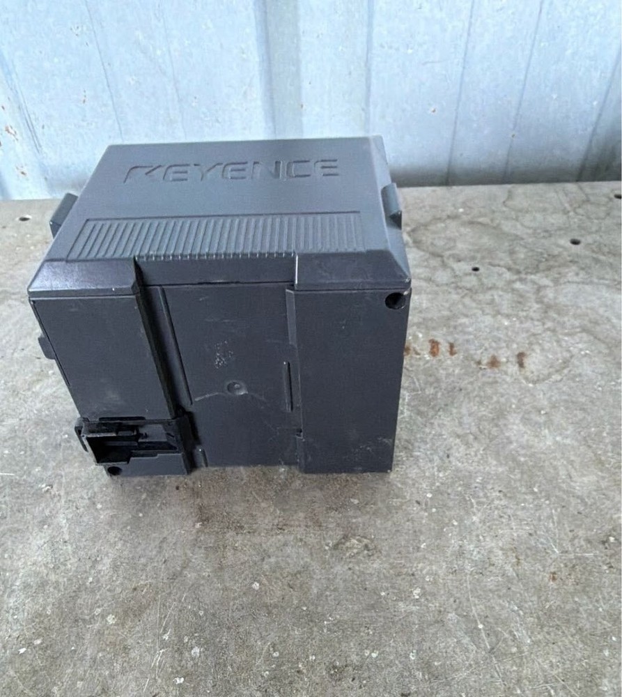 KEYENCE KV-1000 PLC Controller Unit Power On Tested USED