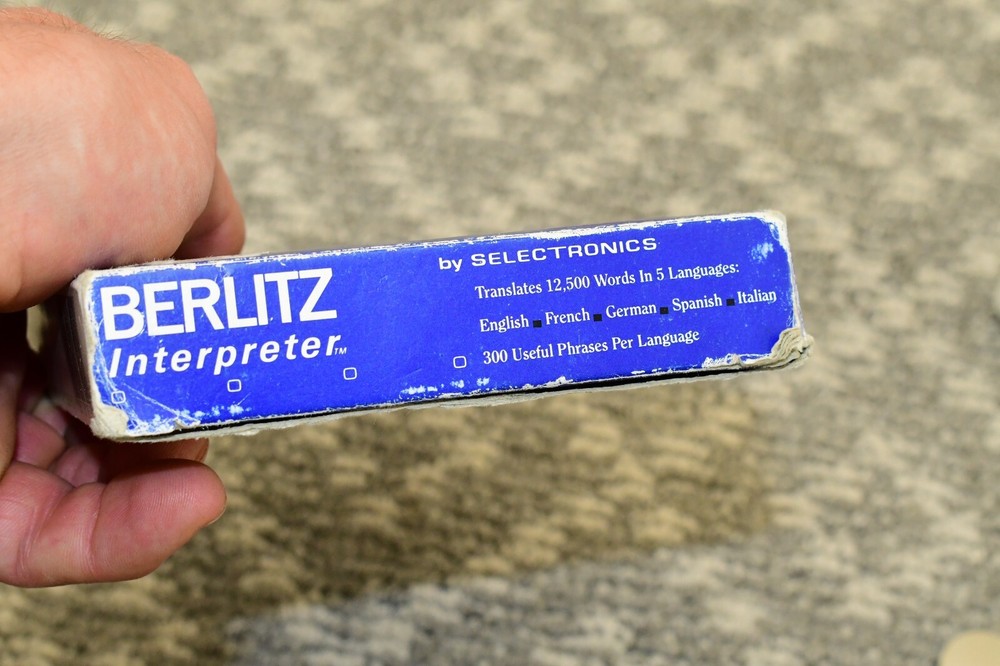 Berlitz Interpreter by Selectronics Five Language Translator Model TR500