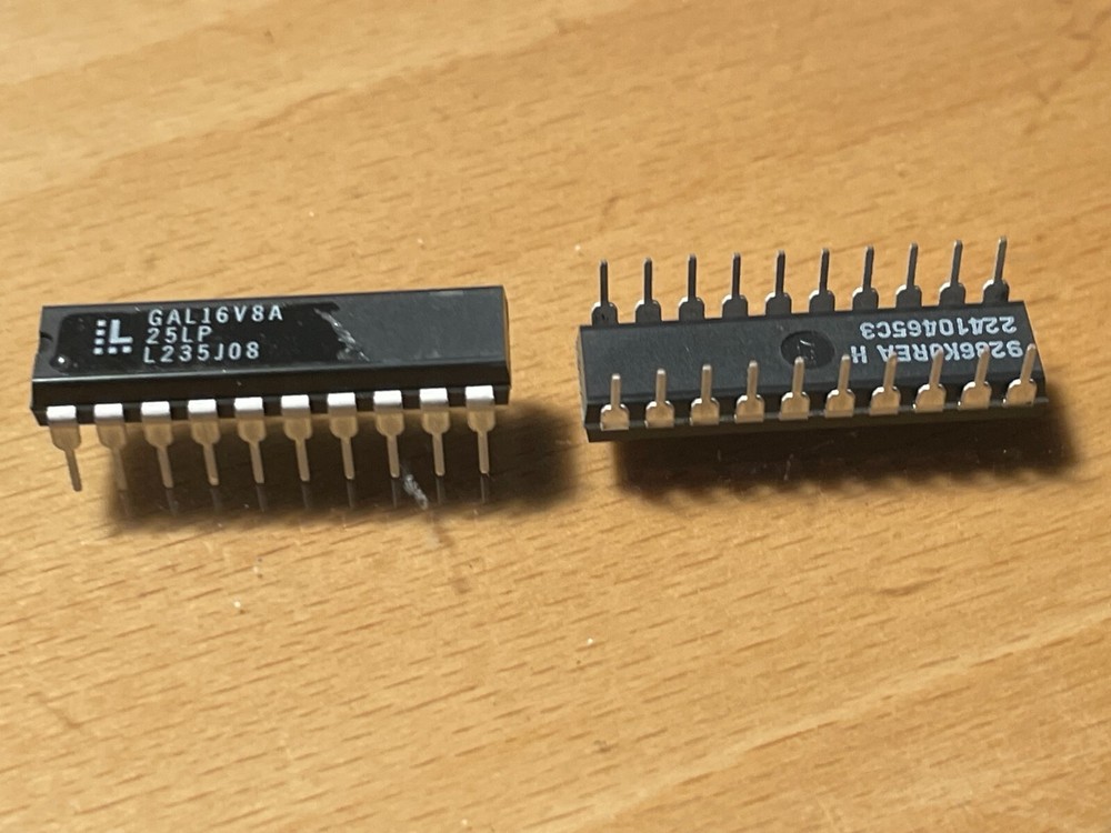 Lattice - GAL16V8A-15LP - RE-PROGRAMMABLE CPLD IC, DIP-20.