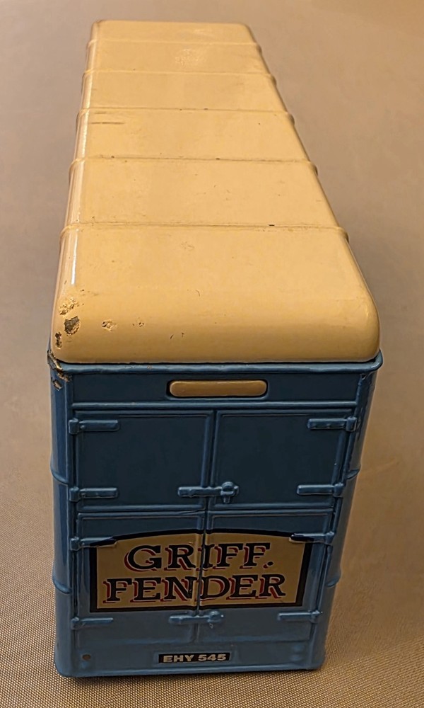 Corgi Classics Bedford GRIFF. FENDER Luton Van