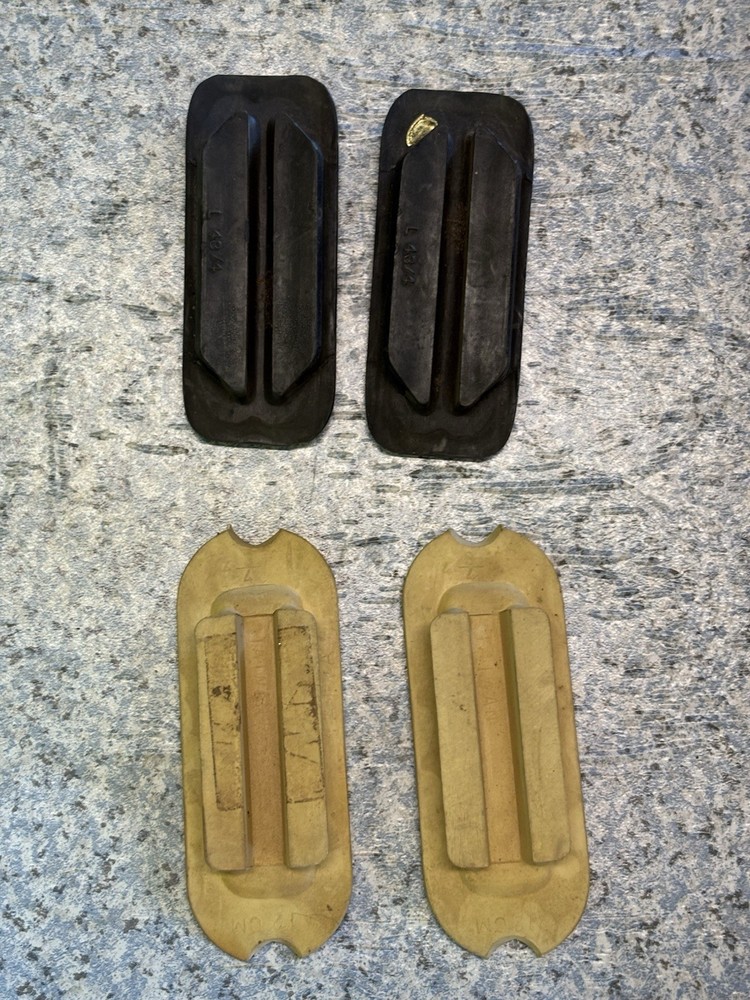 English Stirrup Pad Replacements 2 Sets