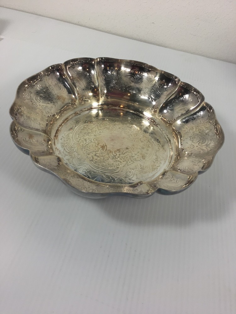 Vintage Barker Ellis Silverplate Scalloped Bowl