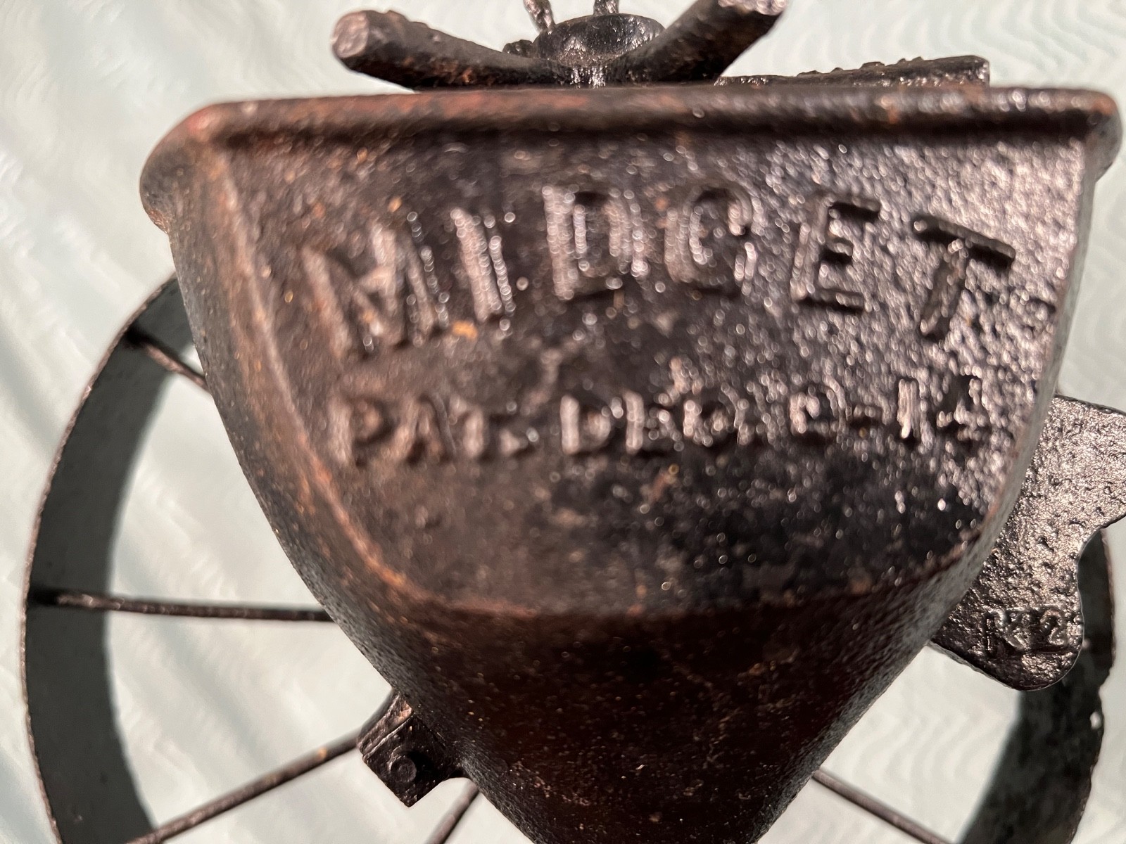 VTG/ATQ “Midget” Garden Seeder Pat Dec 9 14, Display only, doesn't not rotate