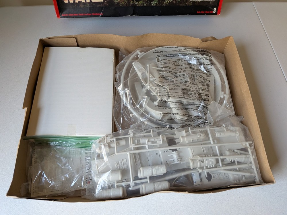 AMT Star Wars Electronic X-Wing Fighter Plastic Model Kit