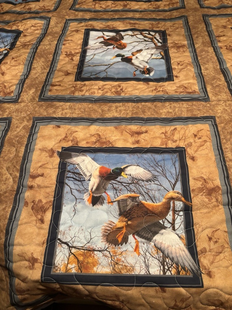 Wild Wings Mallards In Flight Patchwork Pattern Homemade Queen Size Quilt Cotton
