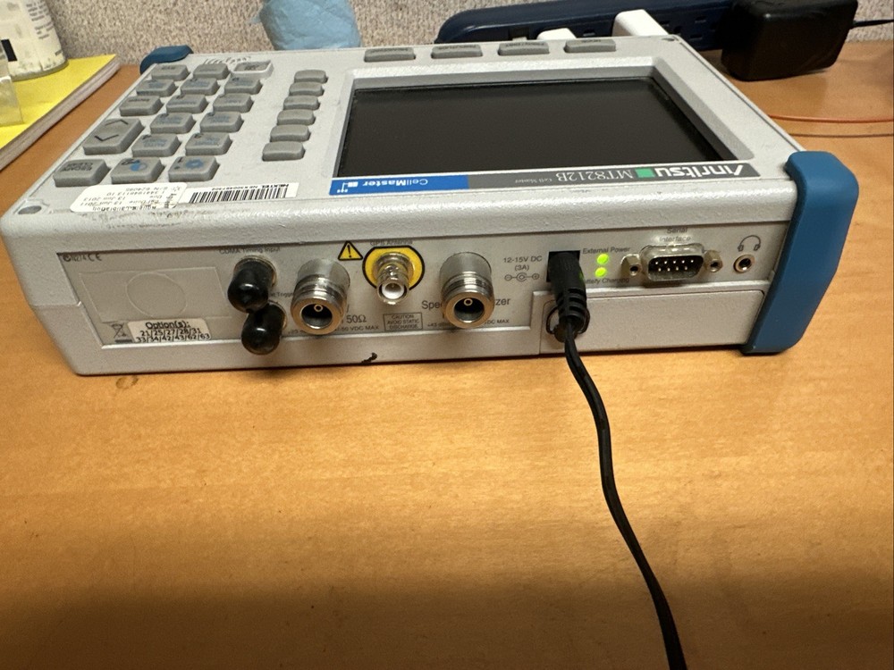 Anritsu MT8212B Many Options (Spectrum Analyzer, Cable/Antenna Analyzer)