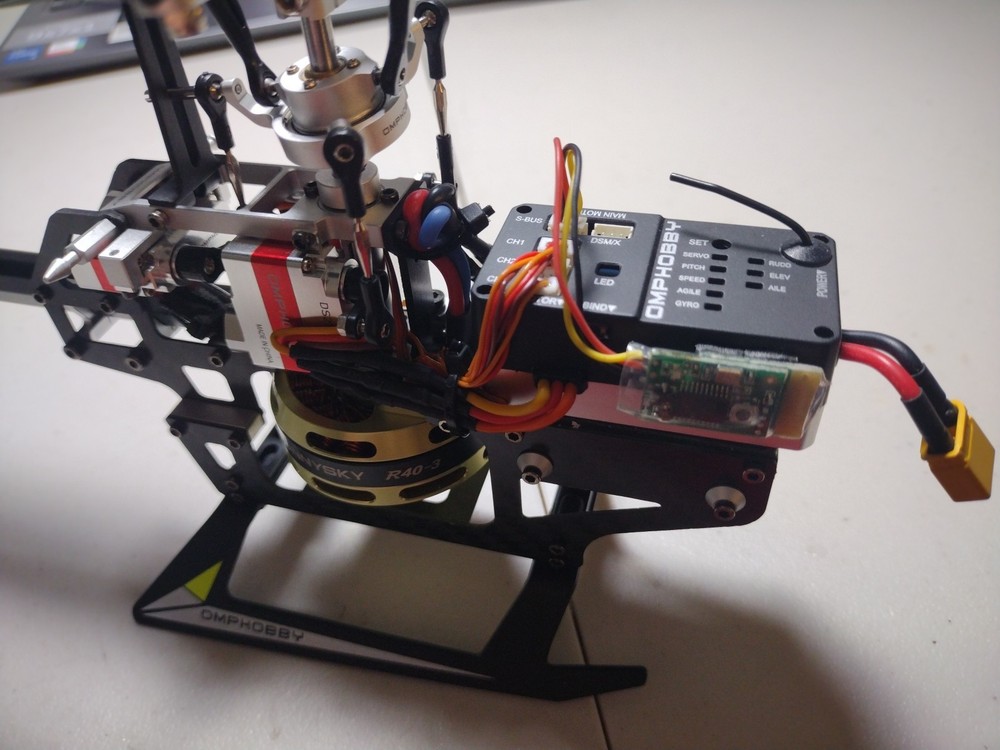 OMP M2 V2 Helicopter (Neon Yellow)