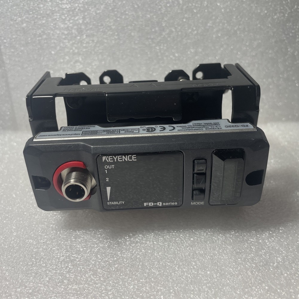 KEYENCE FD-Q32C FLOW SENSOR WITH MOUNTING BRACKET QTY AVAIL