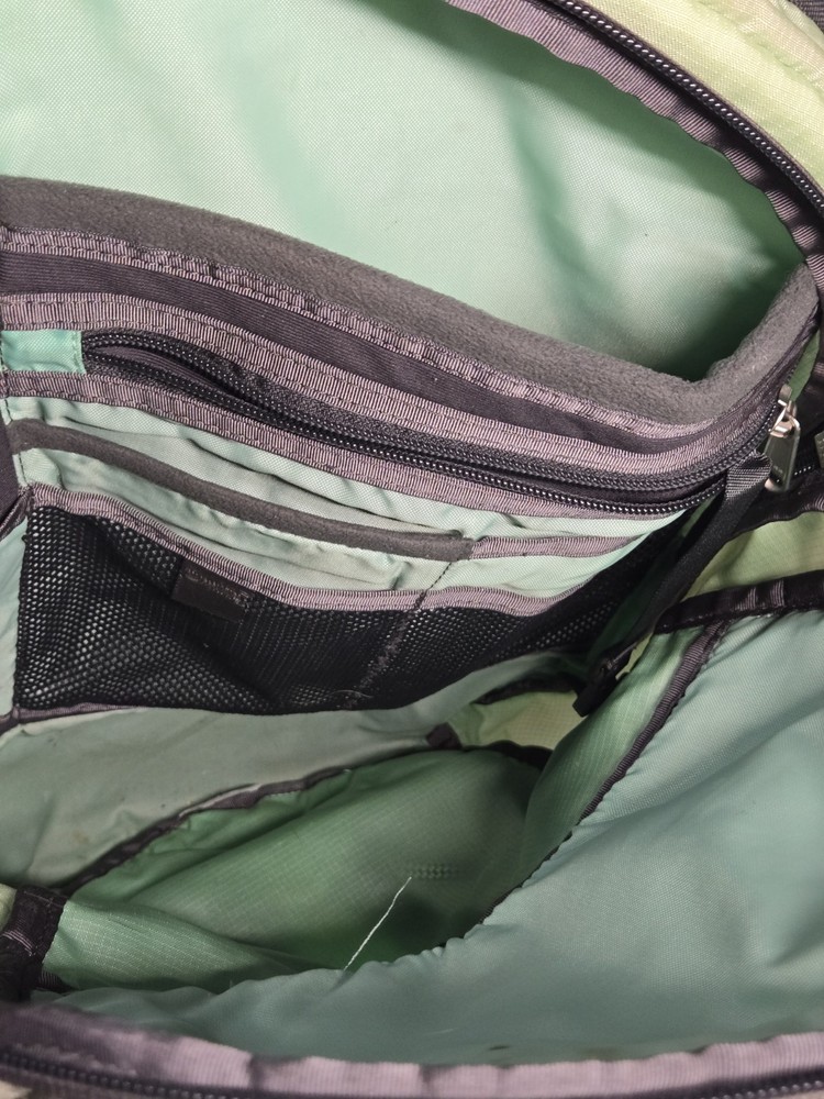 The North Face Recon 19” Mint Green Nylon Flexvent Hiking Performance Backpack
