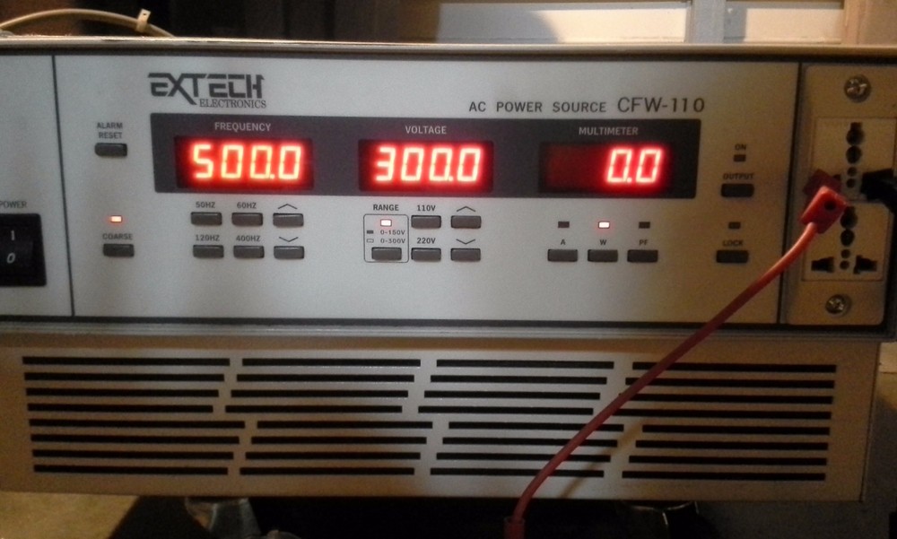 Universal AC POWER SOURCE 1000VA 0 - 300V 45-500Hz Adjustable Power Factor meter