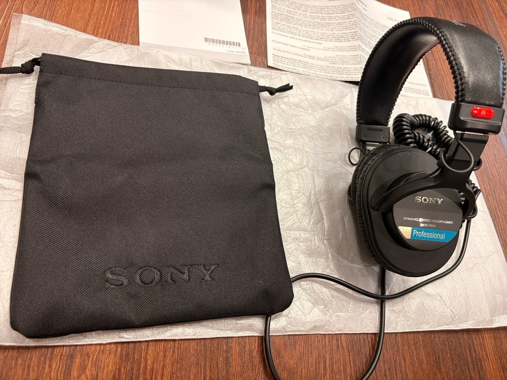 Sony MDR-7506 Professional Closed-back Studio Headphones