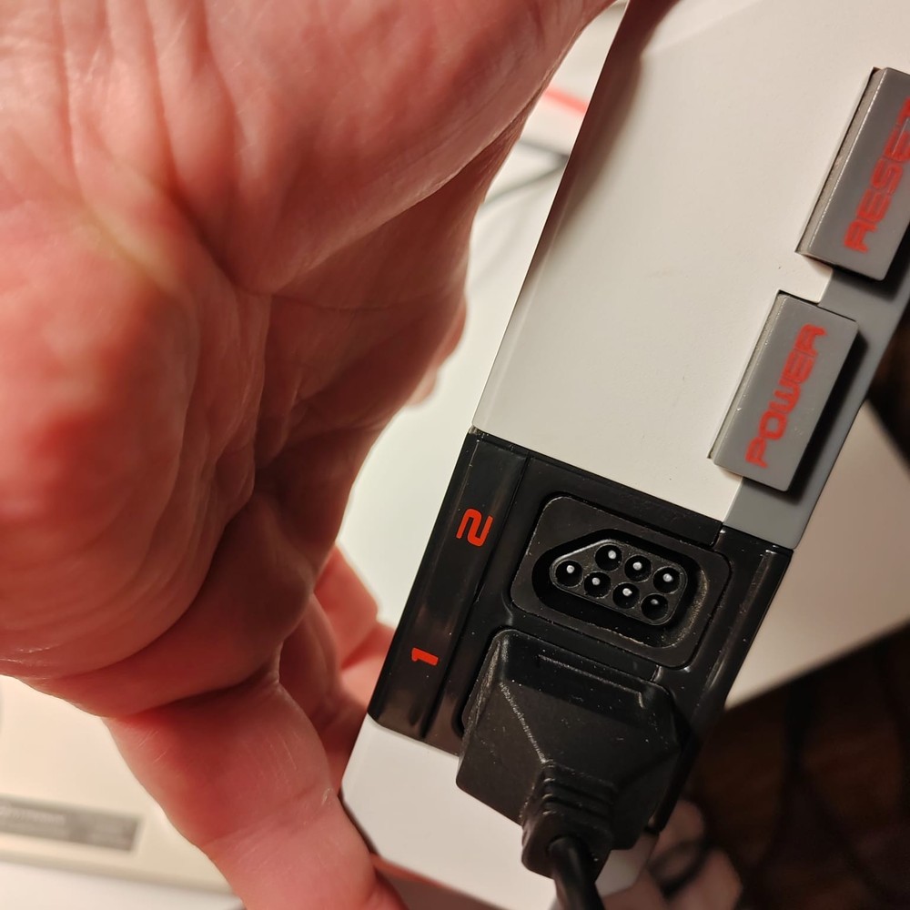 NES Console RetroN HD + Controller + Super Mario Bros 3 & Robocop – Tested Worki