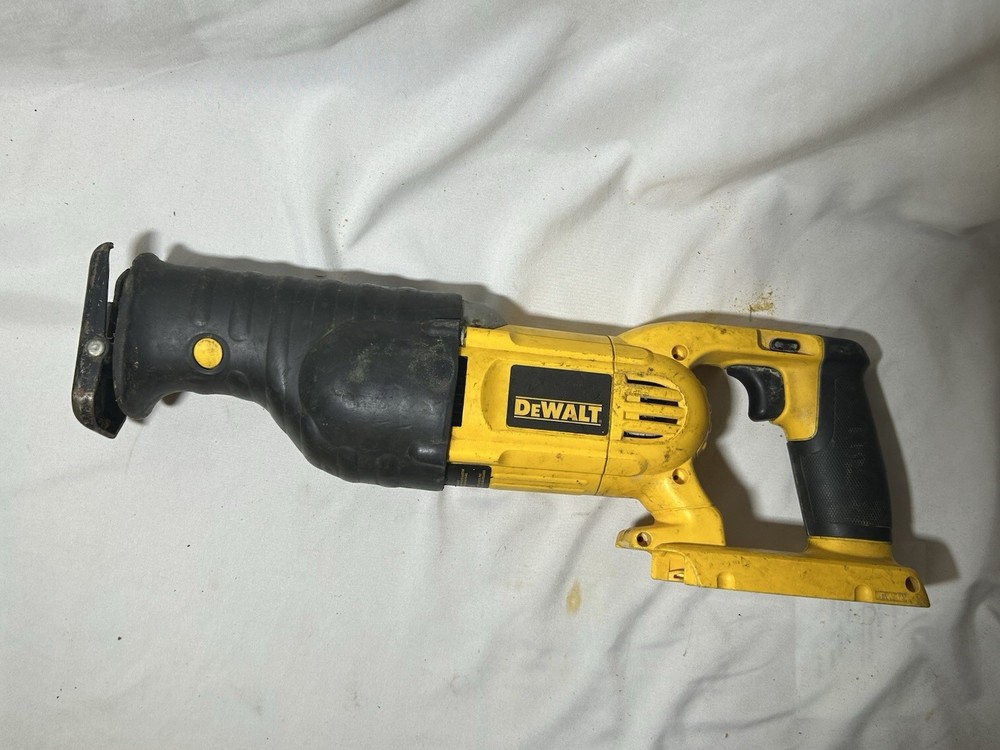 DeWalt DC305 36V Variable Speed Reciprocating Saw Tool Only No Battery Tested