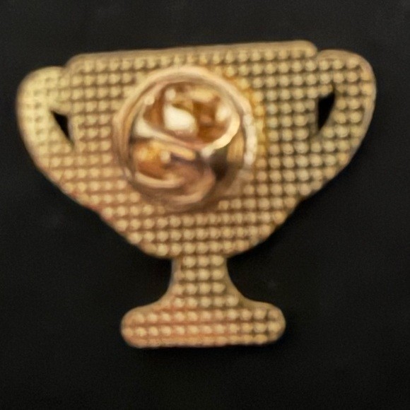 Trophy nothing is impossible Enamel Pin
