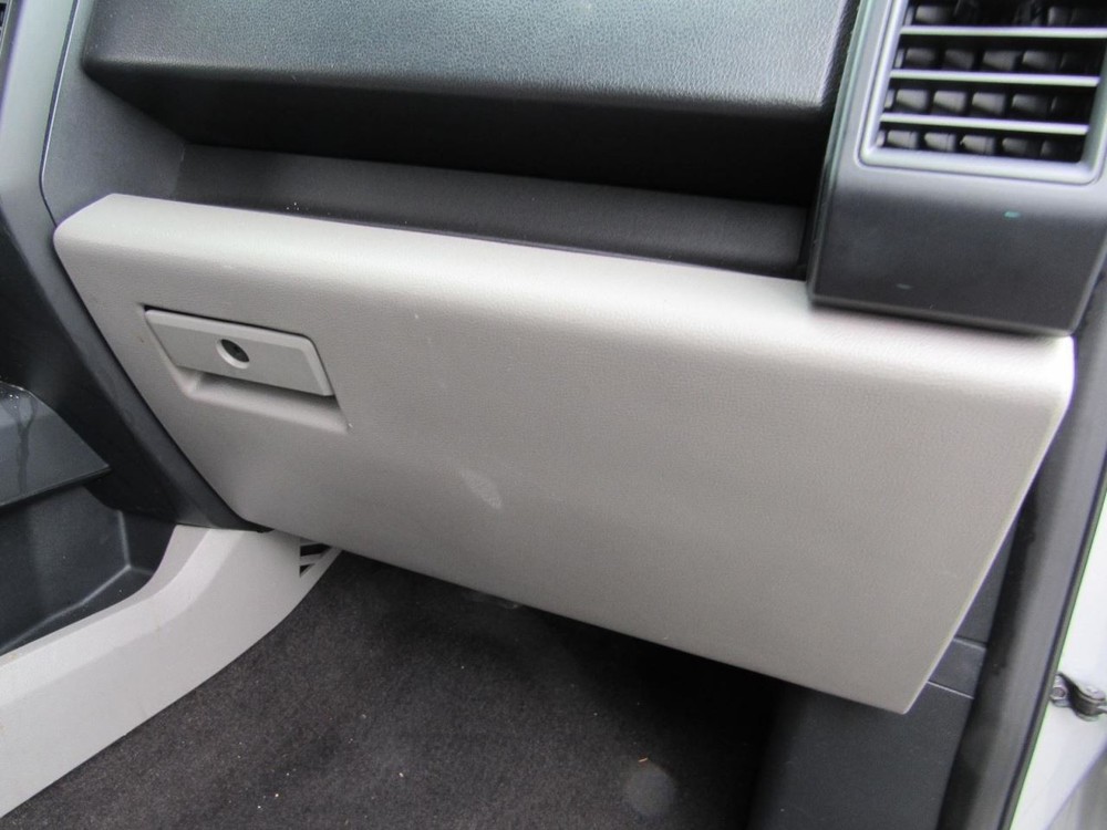 F150      2019 Glove Box 1034541