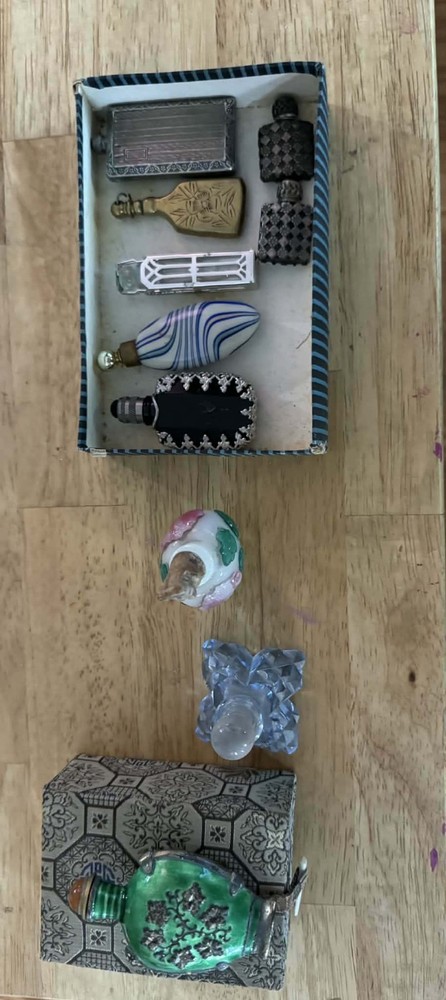 Perfumes/Snuff Boxes