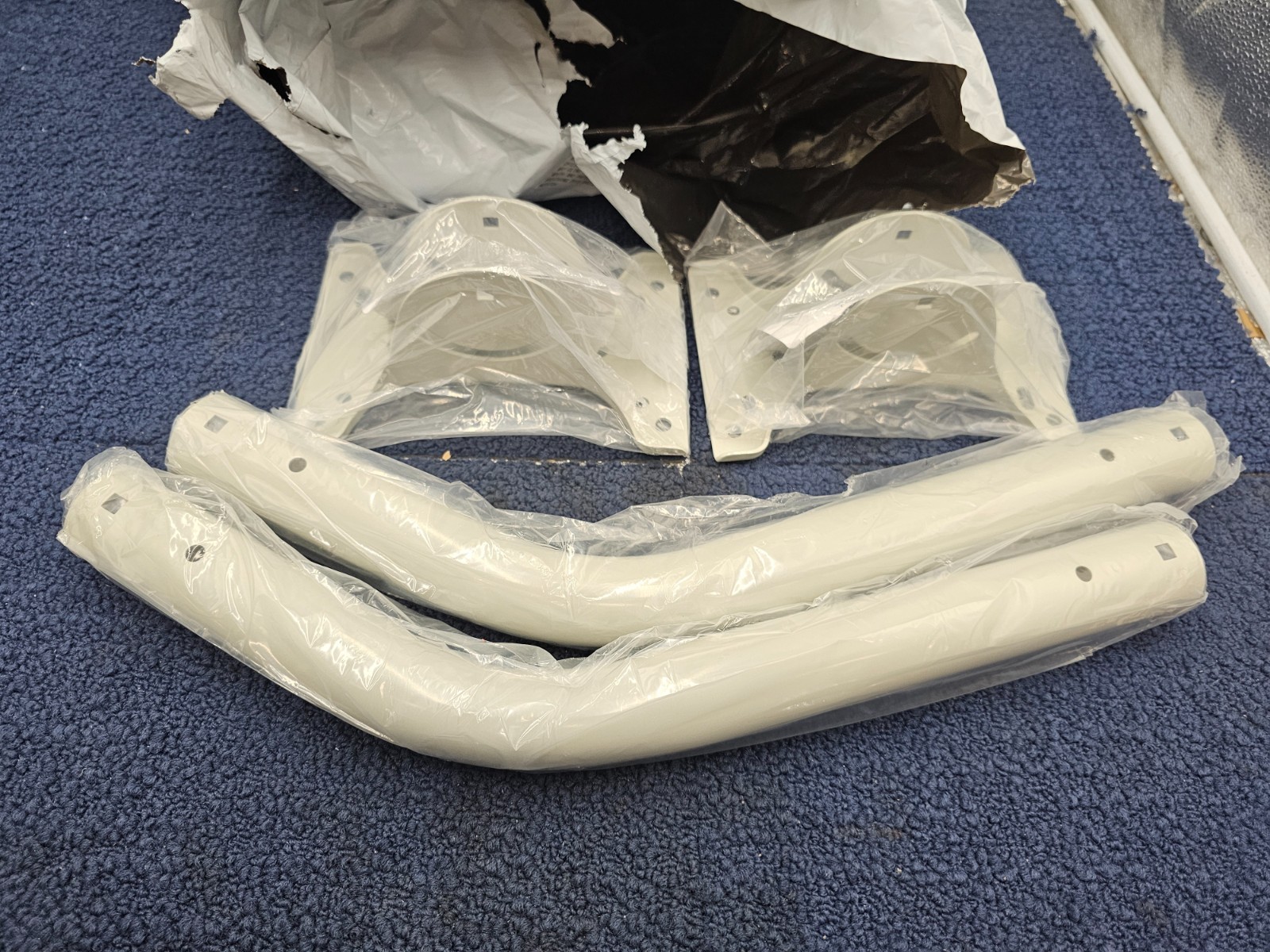 (QTY 2) Ubiquiti UB-AM Universal Antenna Mount Bracket - Gray