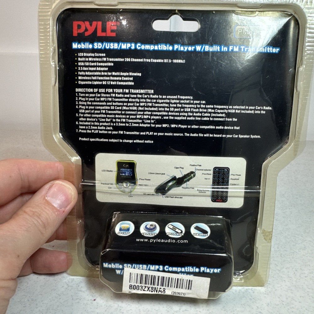 Pyle - PMP3G2- FM Transmitter Mobile SD/USB/MP3 Player - Green