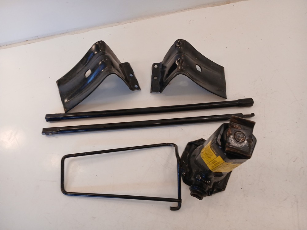 02-09 GMC Envoy Trailblazer Jack Assembly OEM