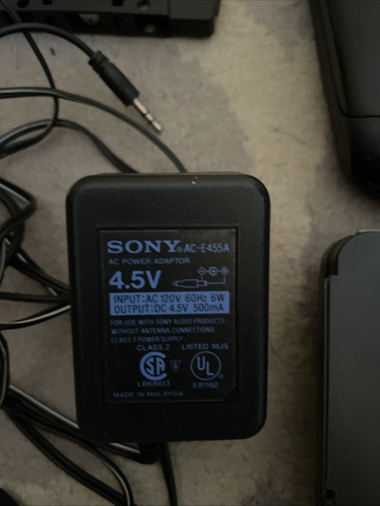 Sony Discman CD Player D-132CK With Complete Car Mounting Kit Powers On - Skips