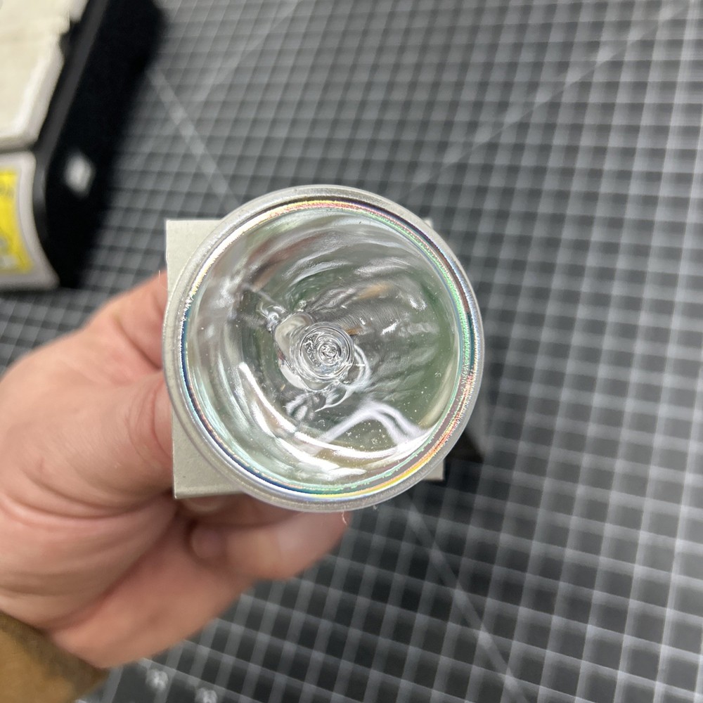 Ushio 21V 150W Halogen Reflector Lamp - High-Performance Lighting Solution
