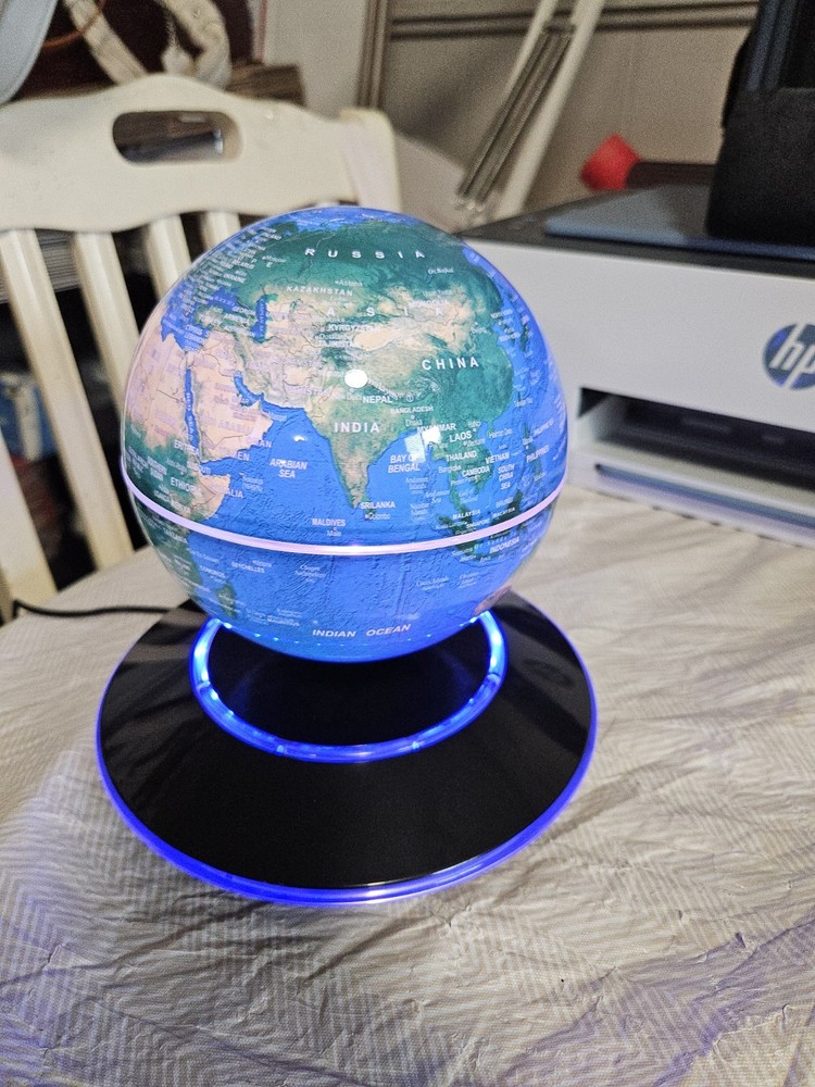 Magnetic Levitating Rotating Globe LED Light