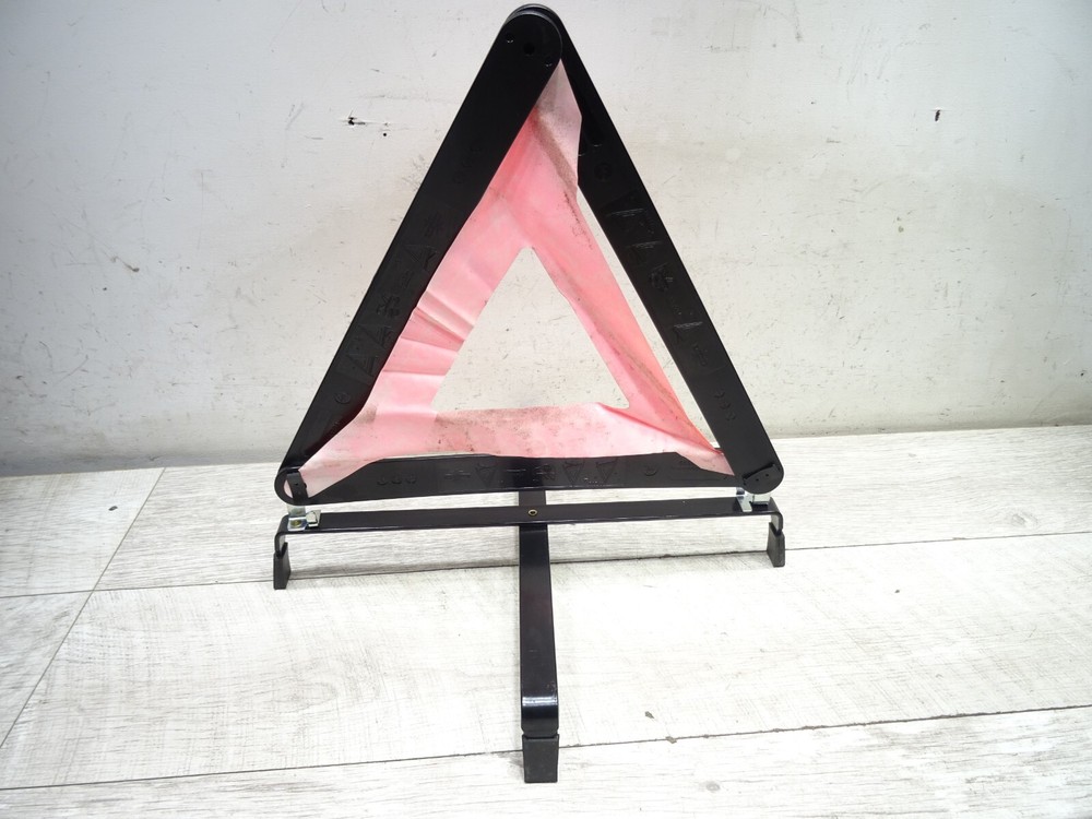(AS) MERCEDES BENZ W211 E CLASS WARNING / HAZARD TRIANGLE E1 27R03899