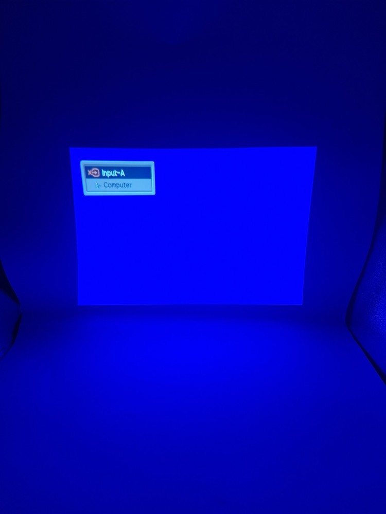 SONY VPL-CS7 LCD Data Projector - NEEDS BULB - PARTS/REPAIR