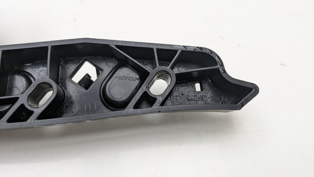 RANGE ROVER EVOQUE L551 BUMPER MOUNT BRACKET FRONT RIGHT DRIVER SIDE 2025