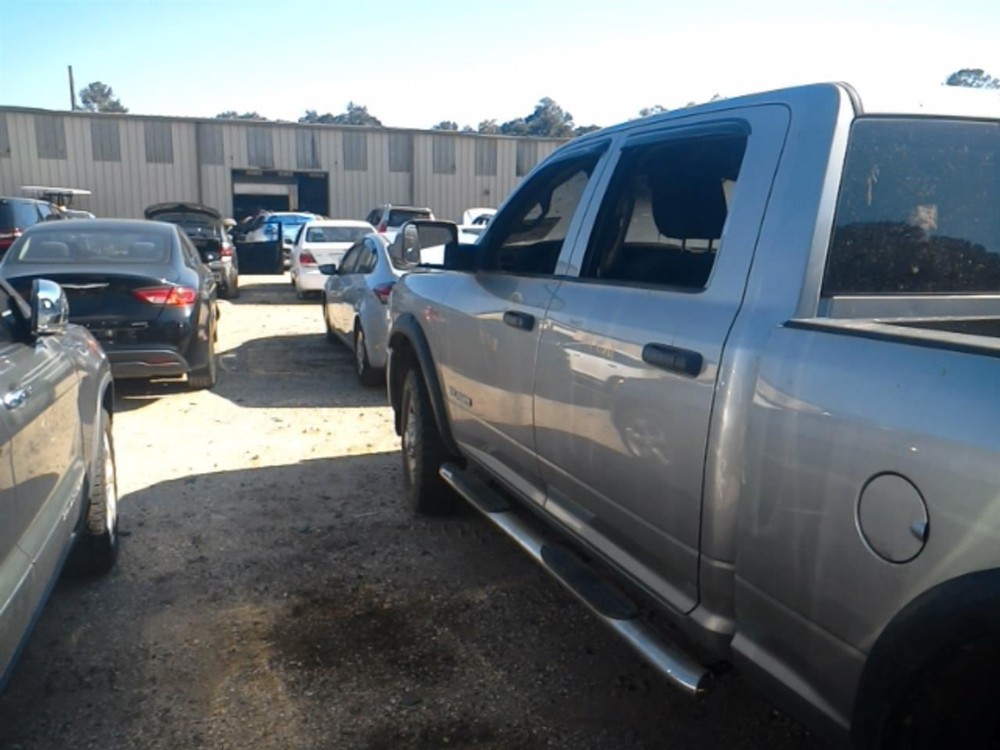 RAM2500 2019 High Mounted Stop Light 104918122