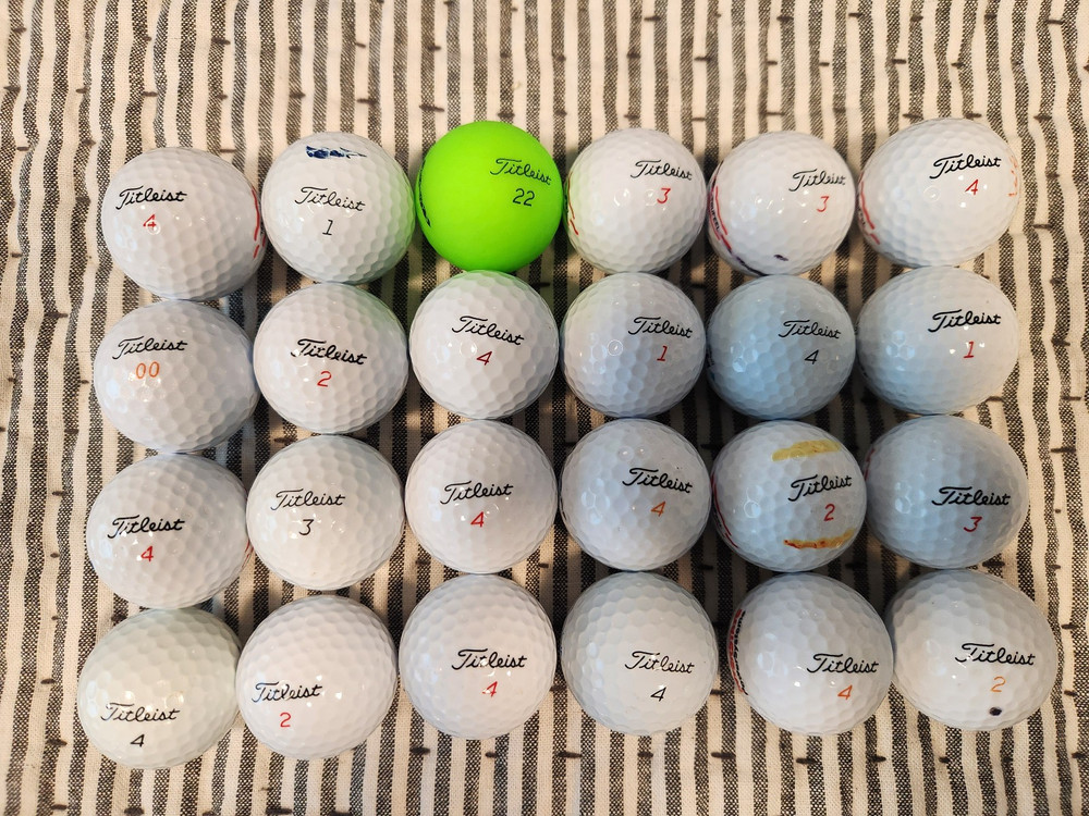 24 Titleist Select Golf Balls AAAAA Mint Condition